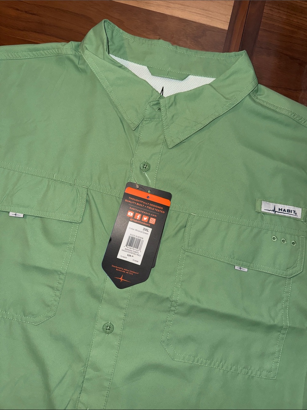 Habit Men's Casual Button-Down Shirt in Light Green